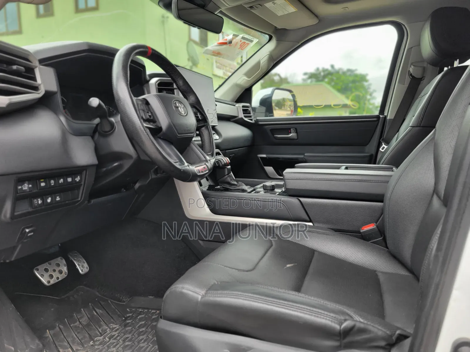 Toyota Tundra 2022 Off white