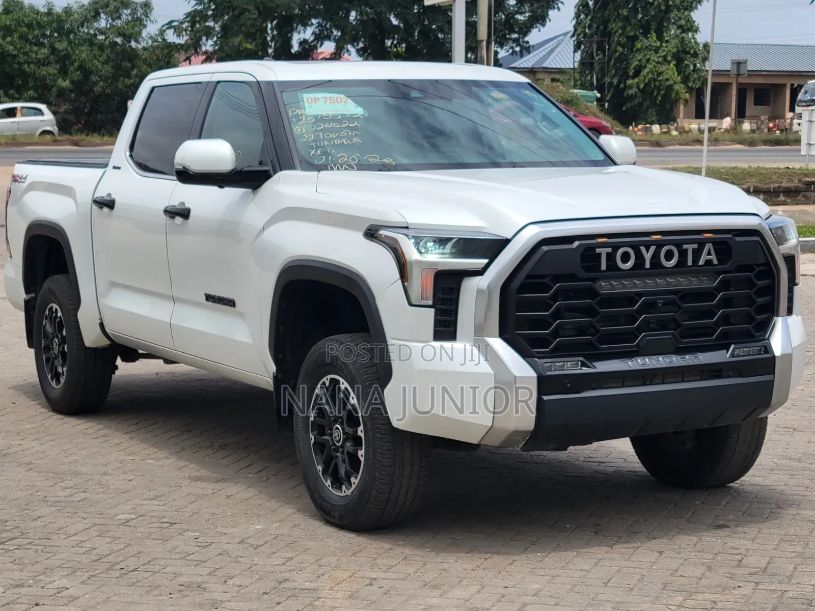 Toyota Tundra 2022 Off white
