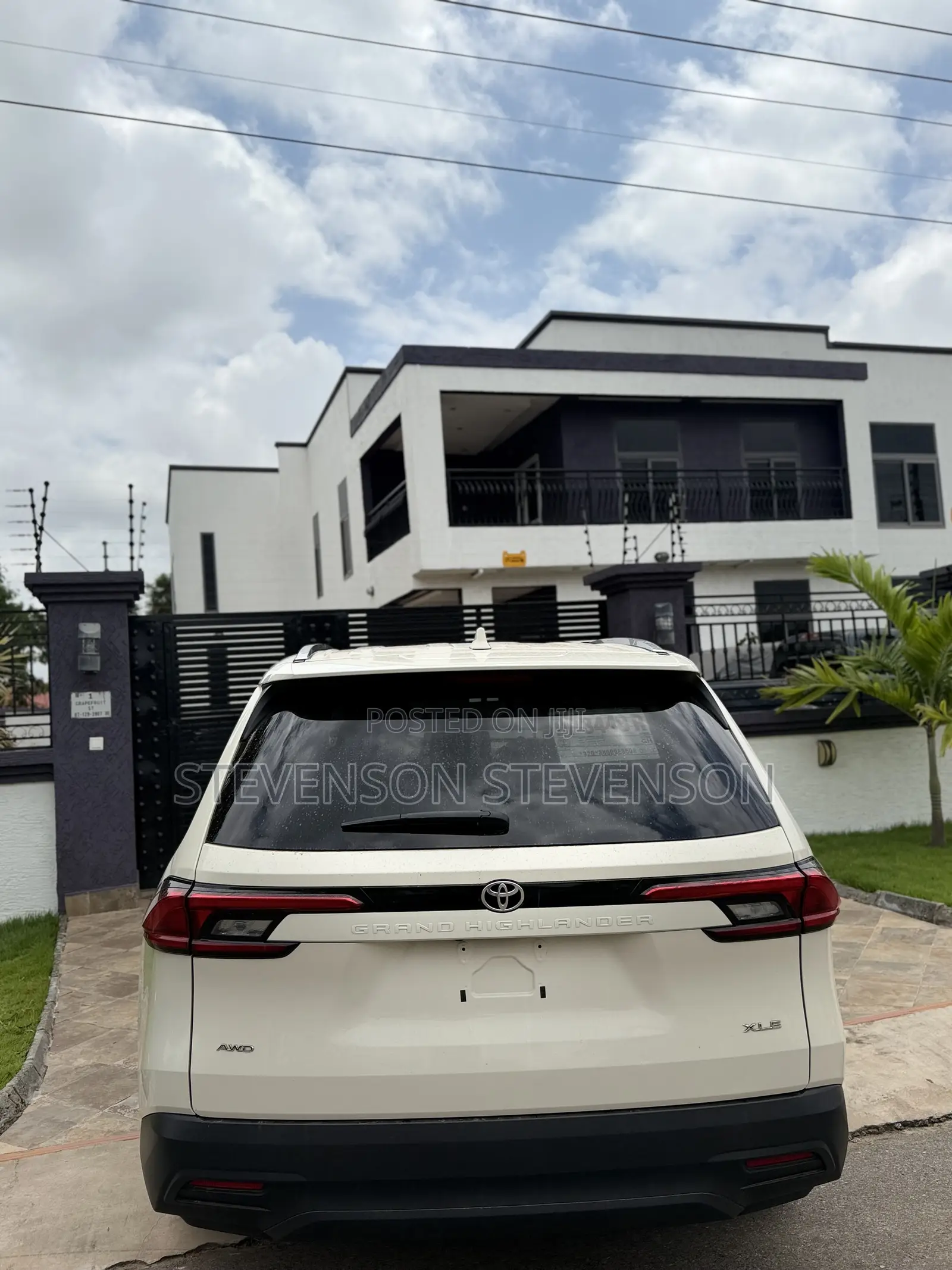 Toyota Highlander XLE AWD 2024 Off white