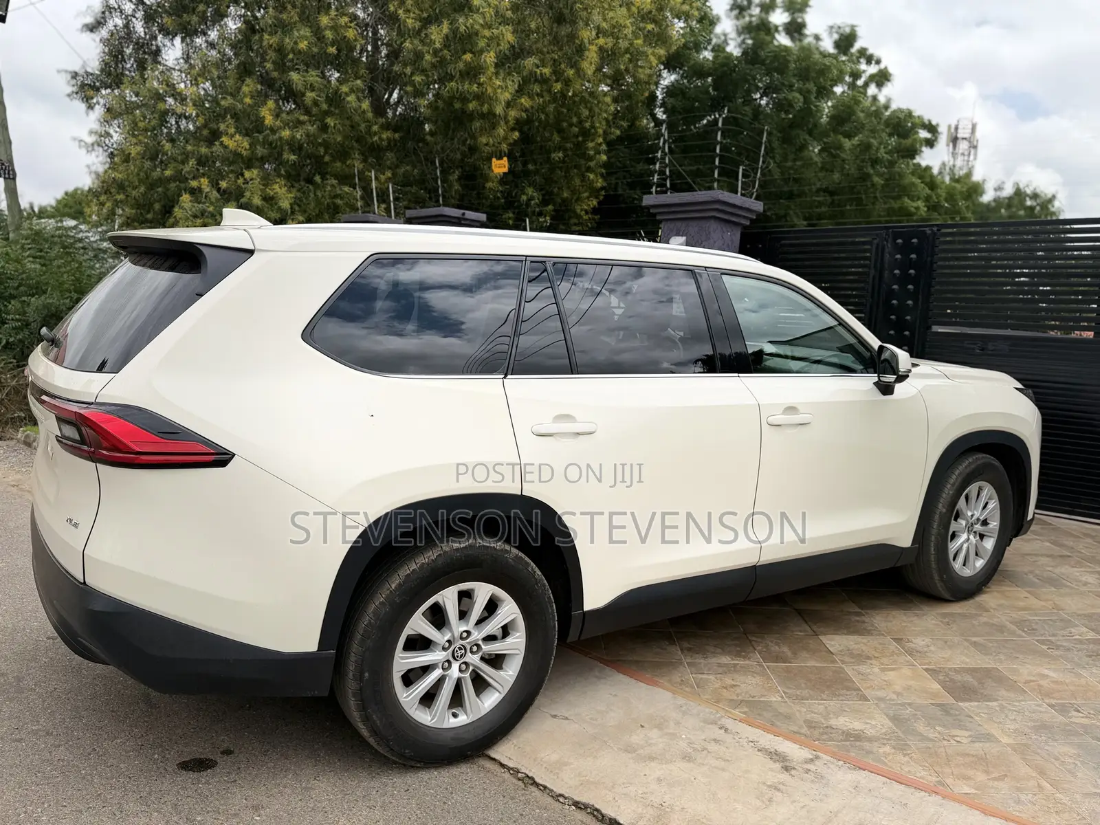 Toyota Highlander XLE AWD 2024 Off white