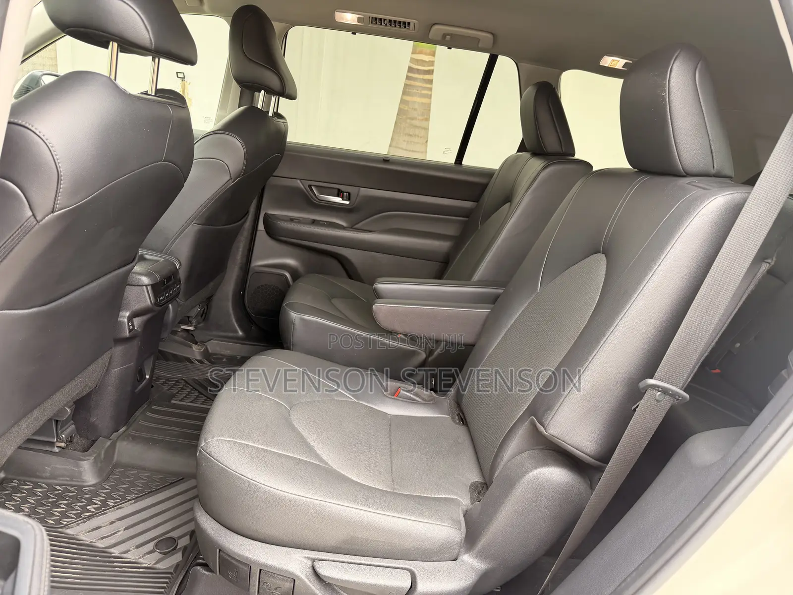 Toyota Highlander XLE AWD 2024 Off white