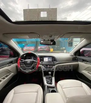 Hyundai Elantra Limited Sedan FWD (2.0L 4cyl 6A) 2017 Red