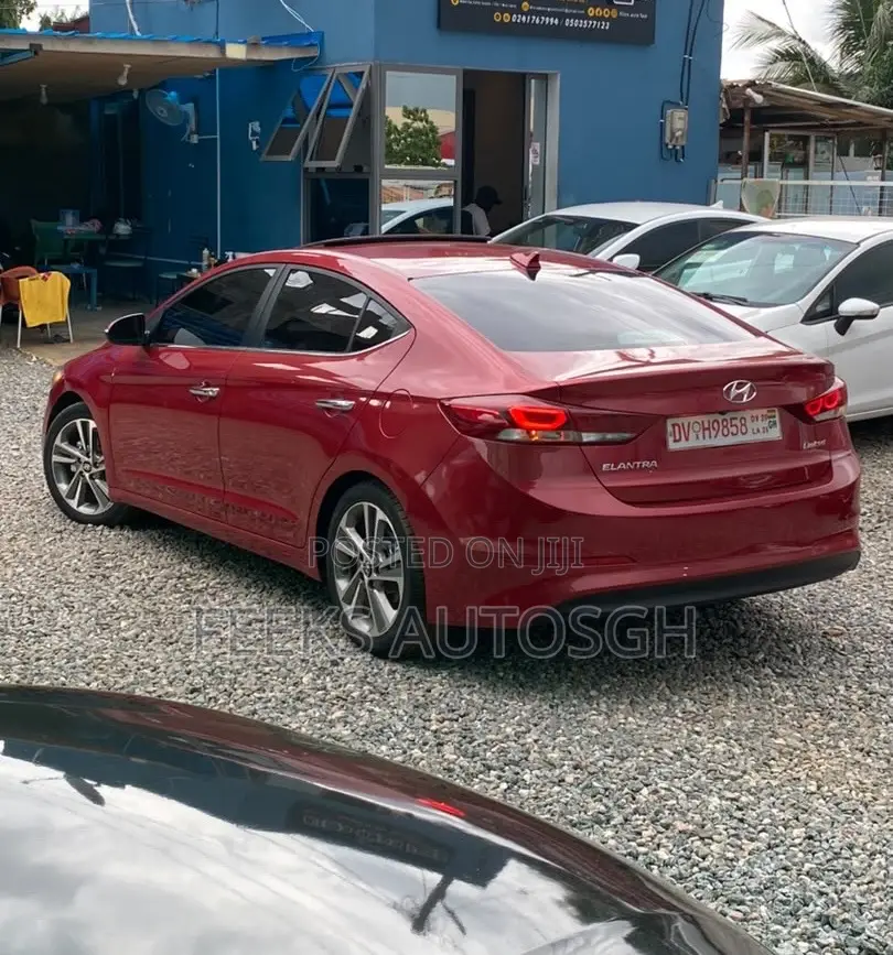Hyundai Elantra Limited Sedan FWD (2.0L 4cyl 6A) 2017 Red