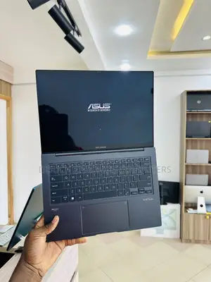 Laptop Asus Zenbook 14 8GB Intel Core i5 SSD 512GB