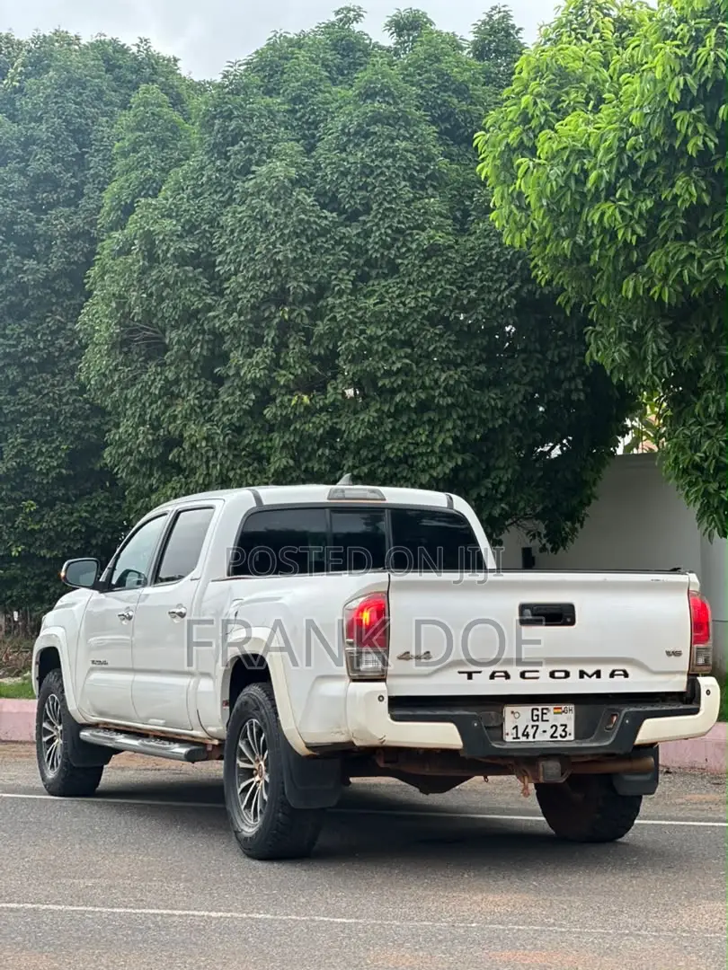 Toyota Tacoma 4dr Double Cab 2016 White