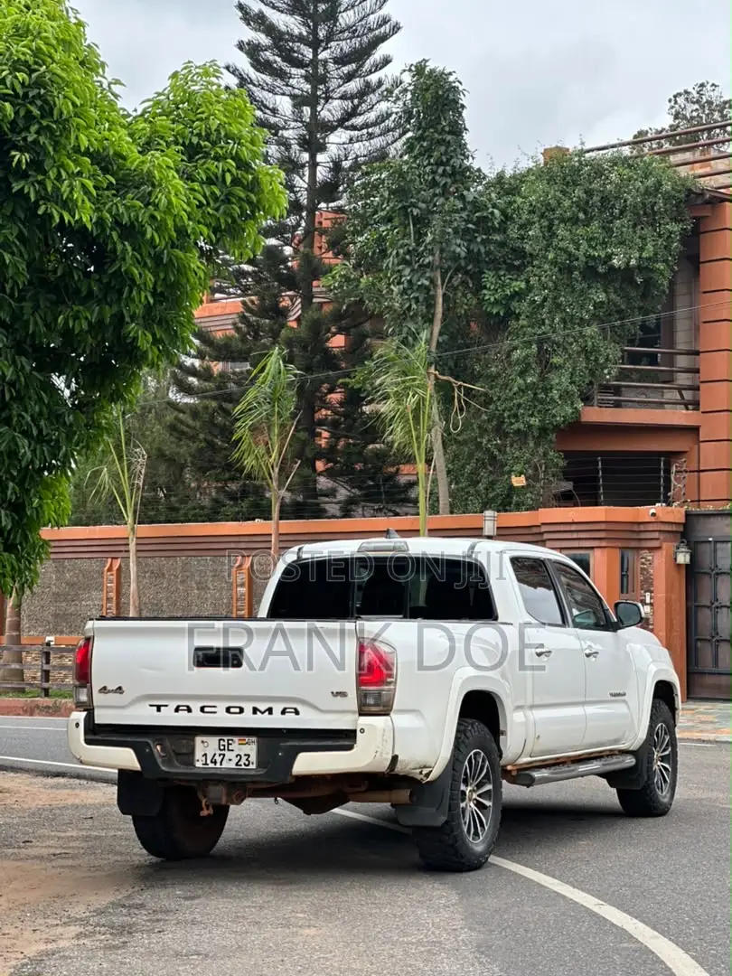 Toyota Tacoma 4dr Double Cab 2016 White