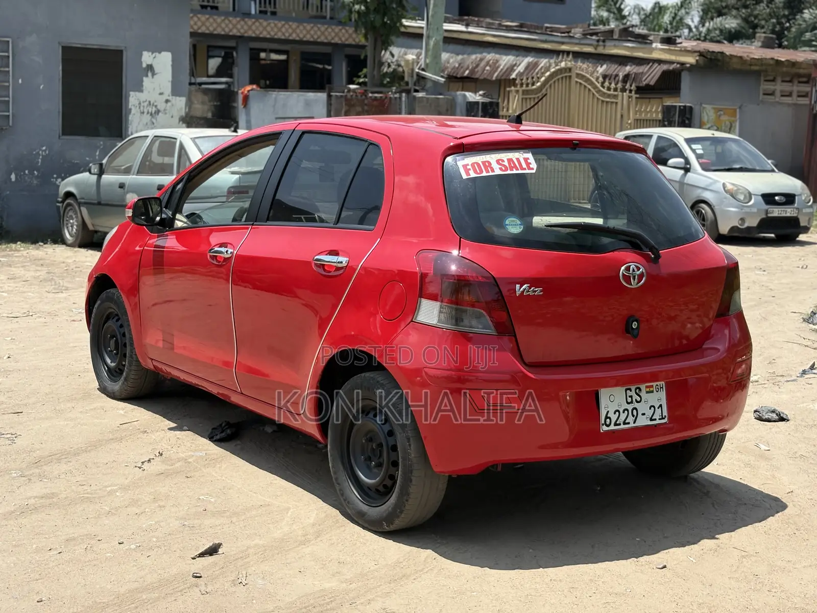 Toyota Vitz 1.3 FWD 3dr 2010 Red