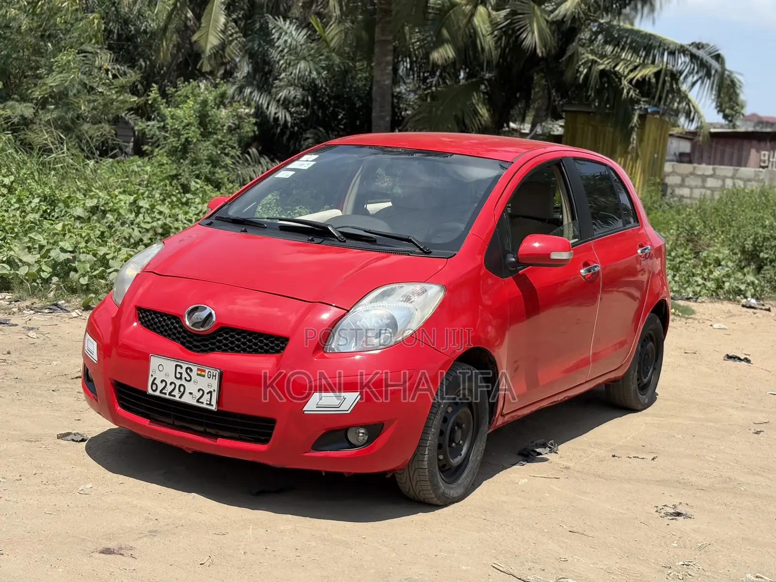 Toyota Vitz 1.3 FWD 3dr 2010 Red