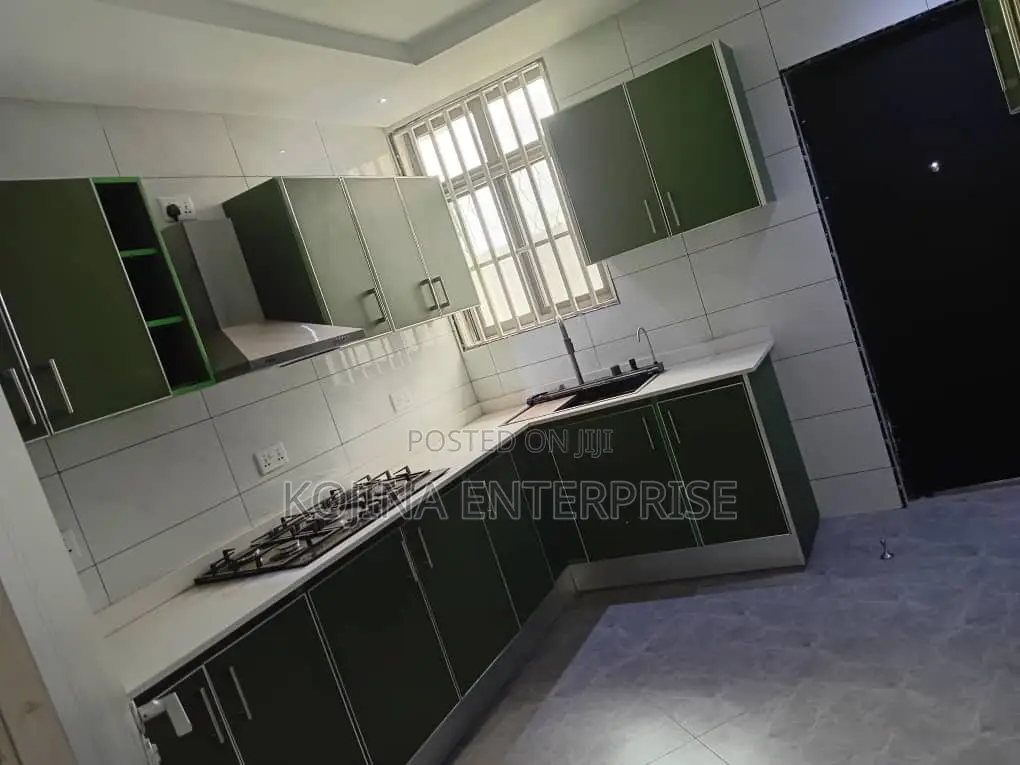 4bdrm House in Paraku, Kumasi Metropolitan for sale
