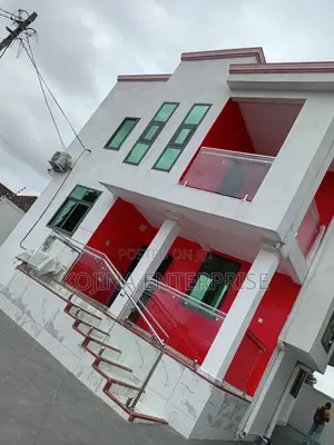 4bdrm House in Paraku, Kumasi Metropolitan for sale