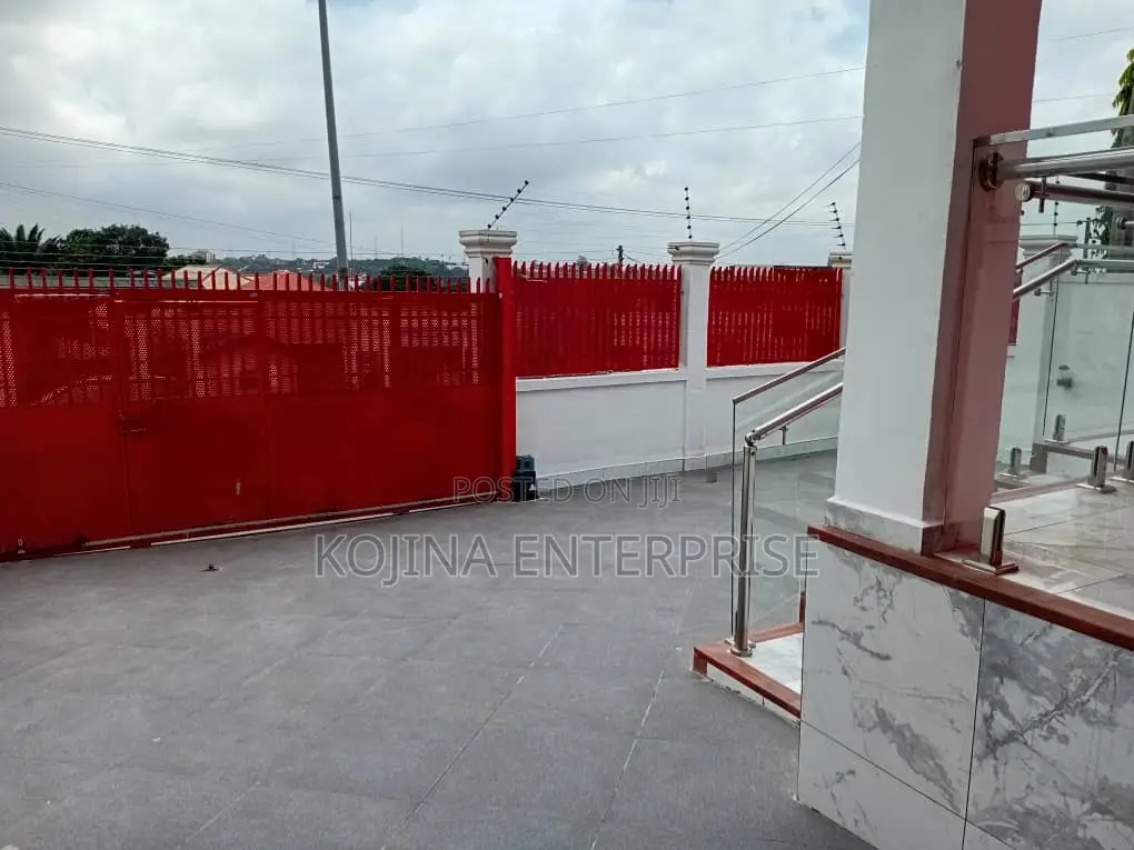 4bdrm House in Paraku, Kumasi Metropolitan for sale