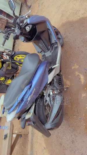 Yamaha 2018 Blue