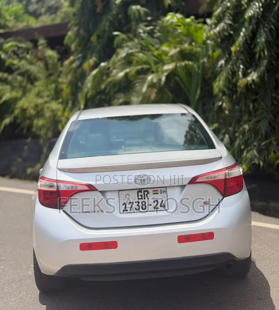 Toyota Corolla S 4dr Sedan (1.8L 4cyl CVT) 2015 Silver