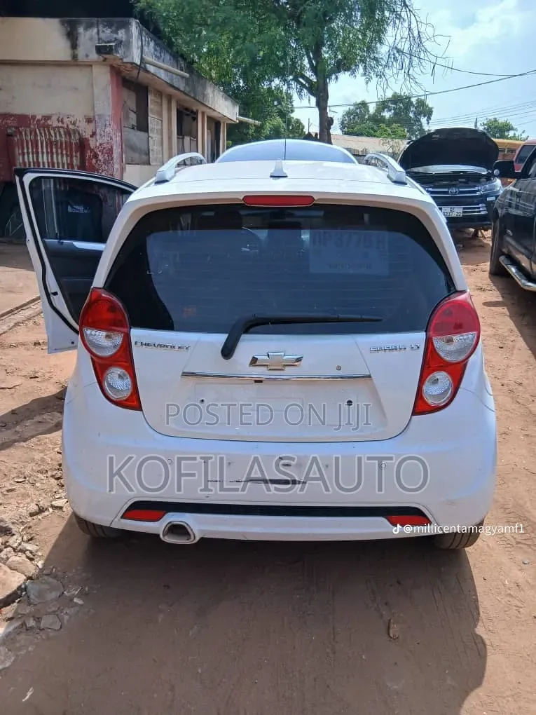 Chevrolet Spark 2014 White