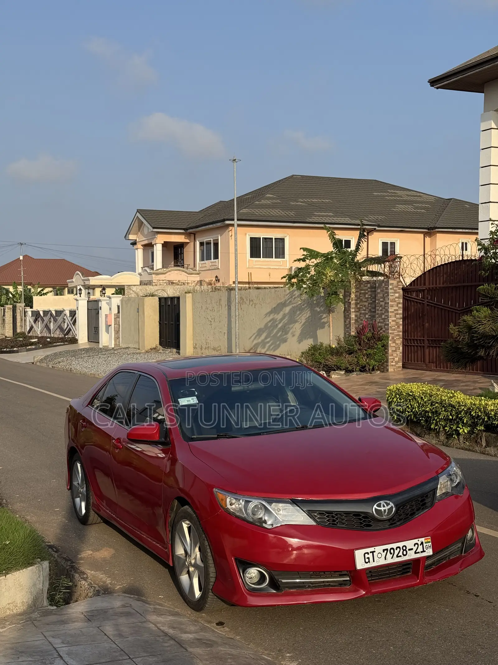 Toyota Camry SE 4dr Sedan w/Prod. End 11/13 (2.5L 4cyl 6A) 2014 Red