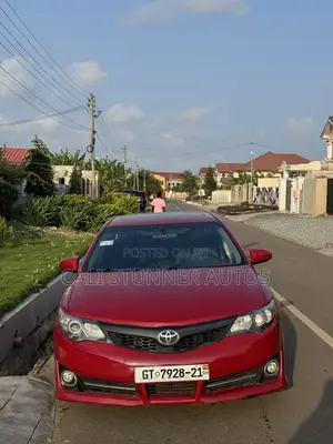 Toyota Camry SE 4dr Sedan w/Prod. End 11/13 (2.5L 4cyl 6A) 2014 Red