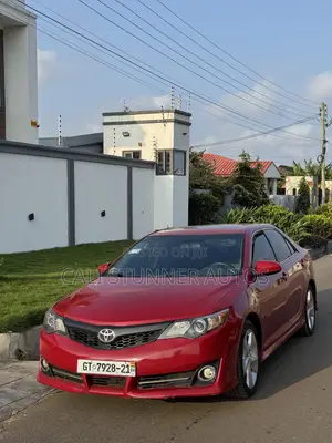 Toyota Camry SE 4dr Sedan w/Prod. End 11/13 (2.5L 4cyl 6A) 2014 Red