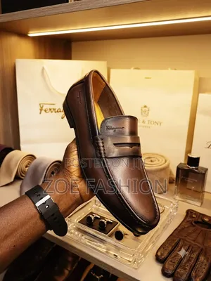 Men's Leather Shoe( Salvatore Ferragamo)