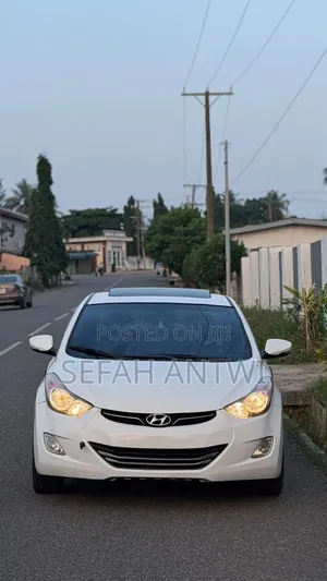 Hyundai Elantra 2013 White