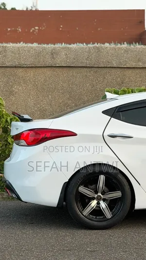 Hyundai Elantra 2013 White