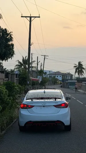 Hyundai Elantra 2013 White