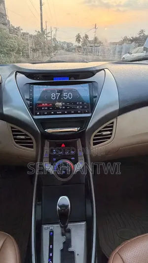 Hyundai Elantra 2013 White