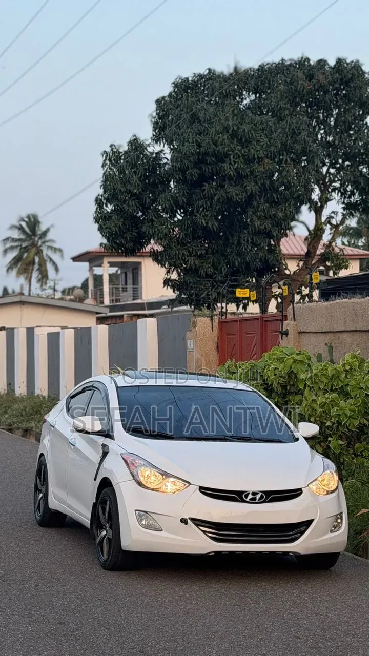 Hyundai Elantra 2013 White