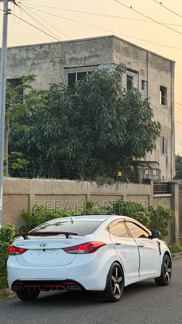 Hyundai Elantra 2013 White