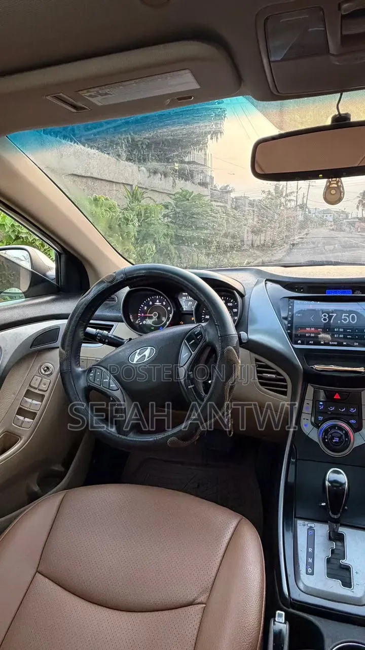 Hyundai Elantra 2013 White