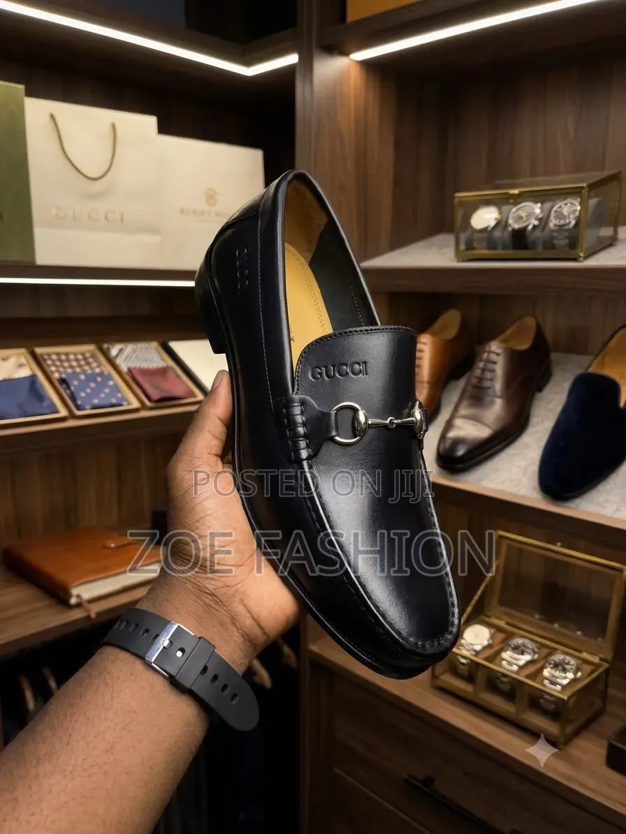 Men's Leather Shoe( Salvatore Ferragamo)