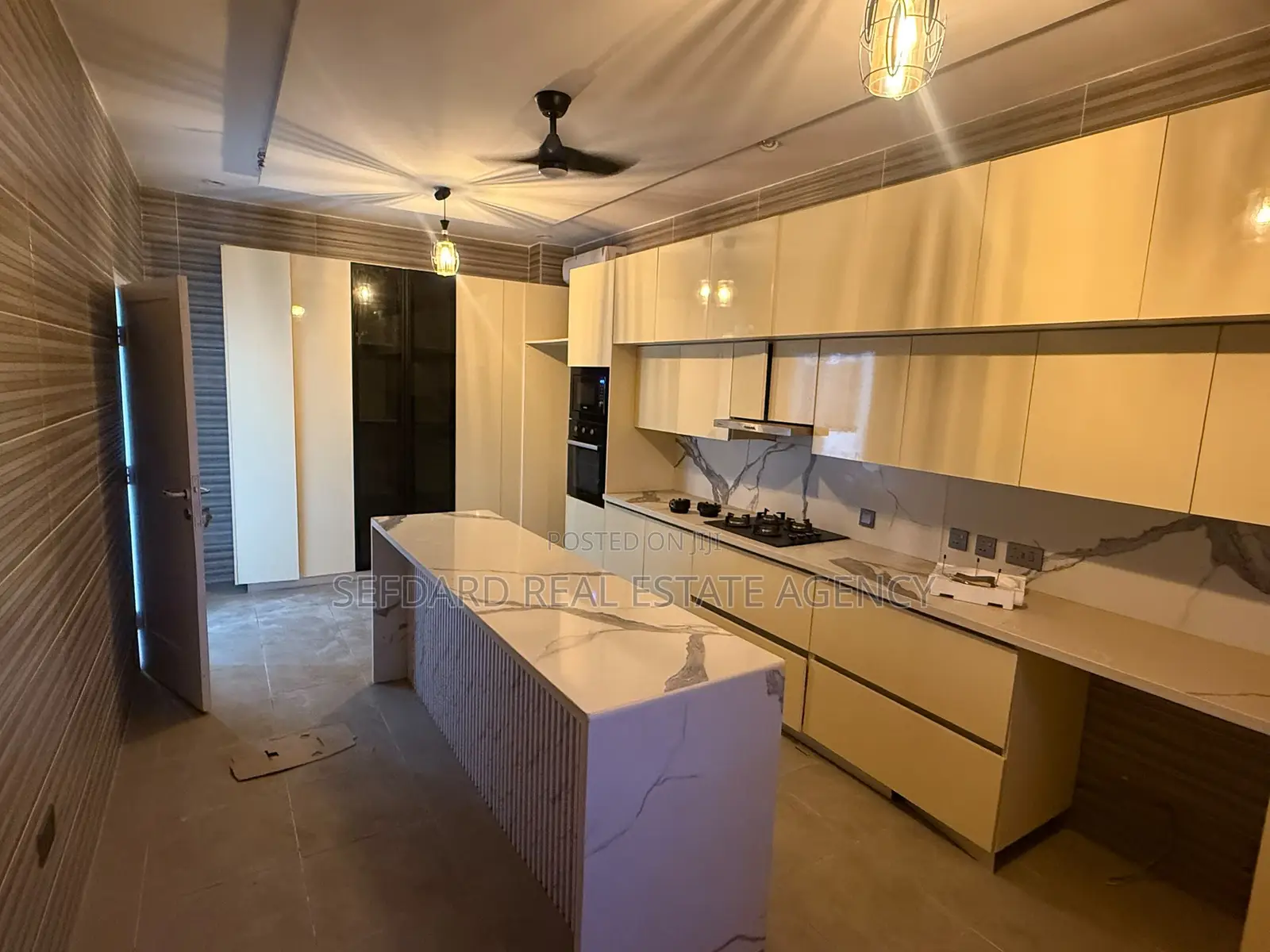 5bdrm Duplex in Sefdard Properties, Lartebiokorshie for rent