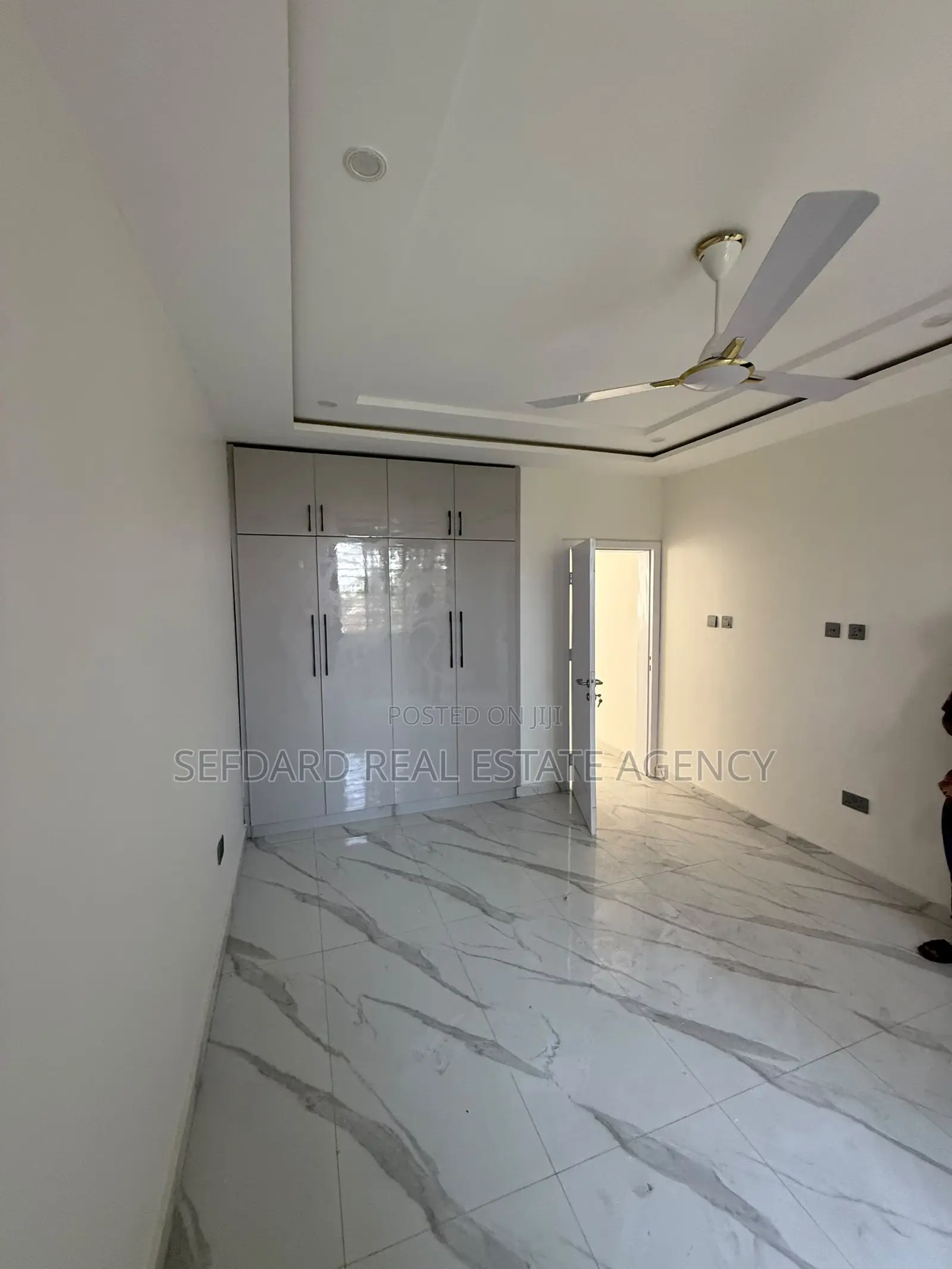 5bdrm Duplex in Sefdard Properties, Lartebiokorshie for rent