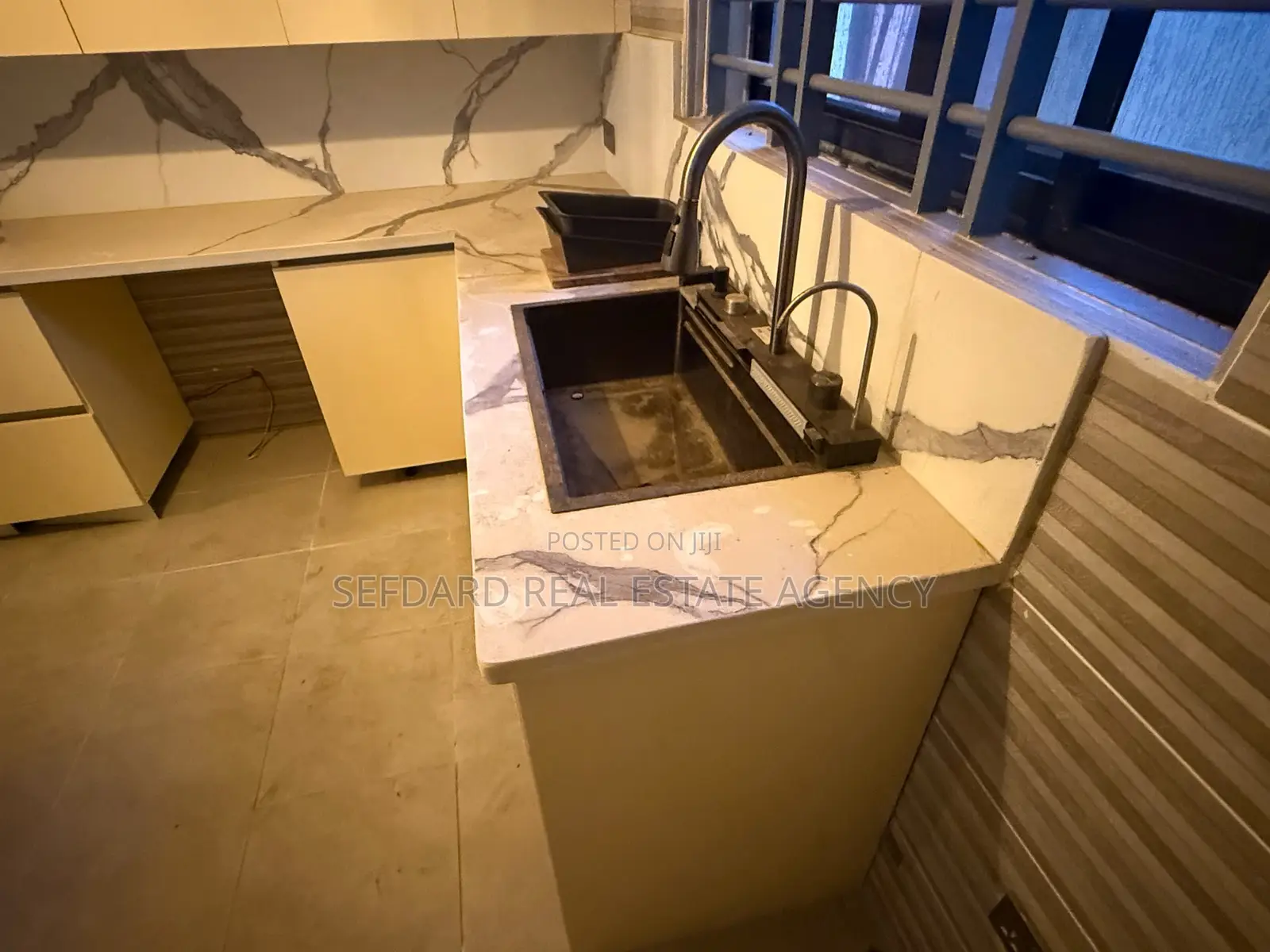 5bdrm Duplex in Sefdard Properties, Lartebiokorshie for rent