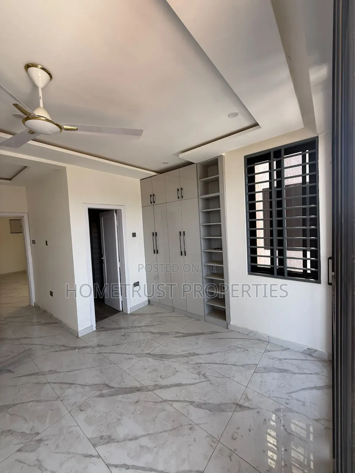 5bdrm Duplex in Latebiokoshie, Radio Gold Area for rent