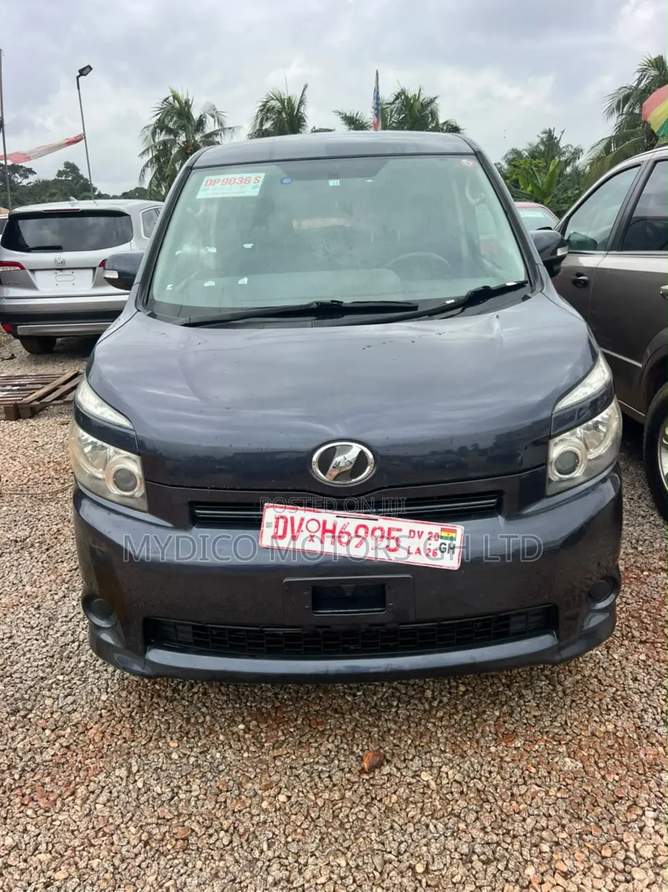 Toyota Voxy V 2WD 8-Seater 2010 Gray