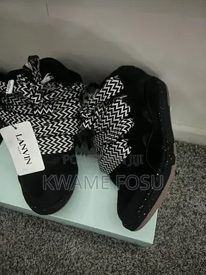 Lanvin Curb