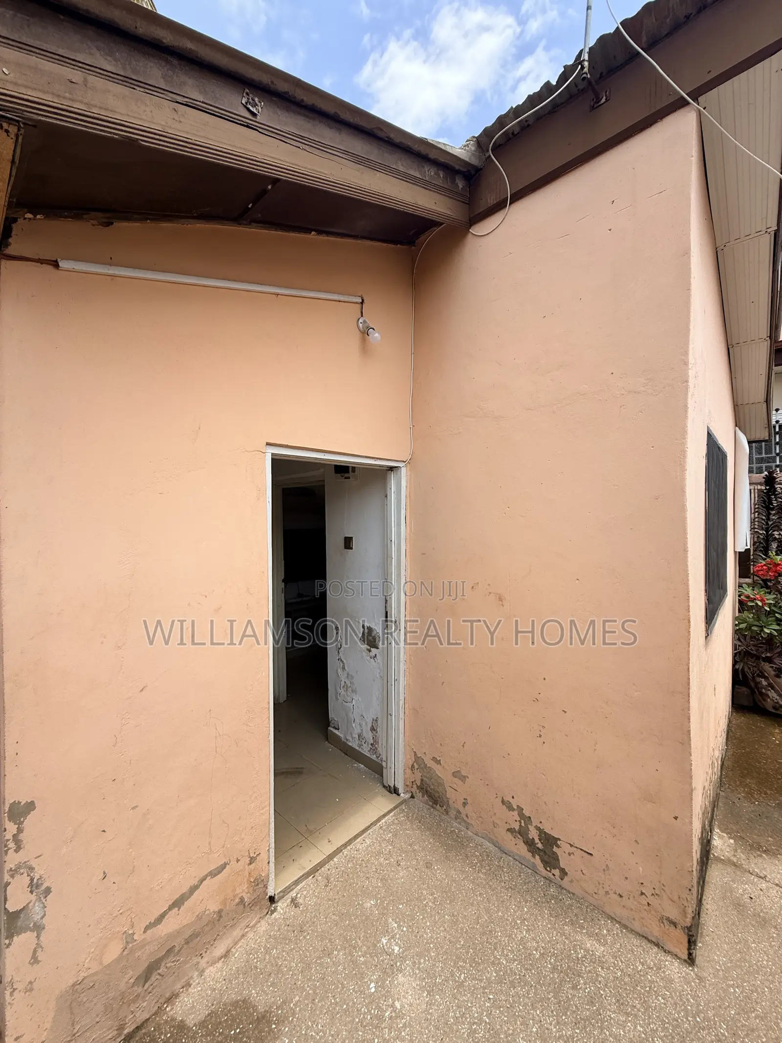 1bdrm Apartment in Hfc Estate Area, Spintex for rent