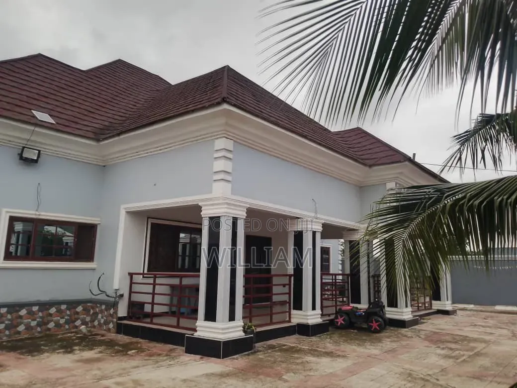 Furnished 4bdrm Duplex in Nurse Quarter, Awutu Senya East Municipal