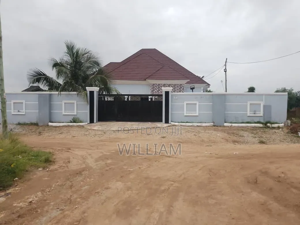 Furnished 4bdrm Duplex in Nurse Quarter, Awutu Senya East Municipal