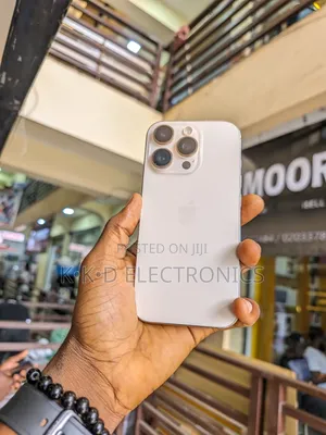 Apple iPhone 16 Pro 128 GB Gold
