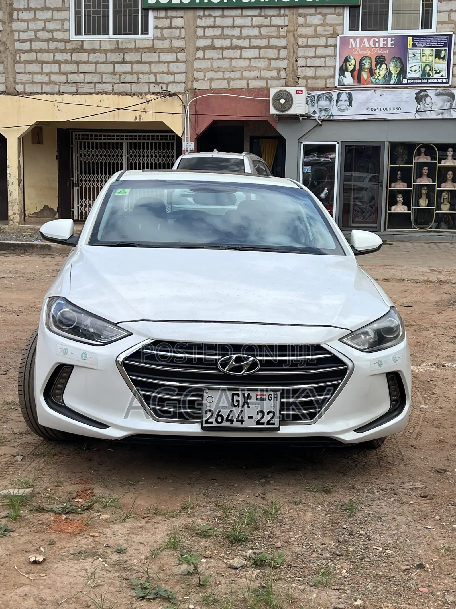 Hyundai Elantra SE Sedan FWD (2.0L 4cyl 6M) 2017 White