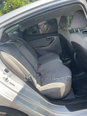 Hyundai Elantra Limited Sedan FWD (1.8L 4cyl 6A) 2013 Silver