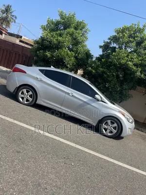 Hyundai Elantra Limited Sedan FWD (1.8L 4cyl 6A) 2013 Silver