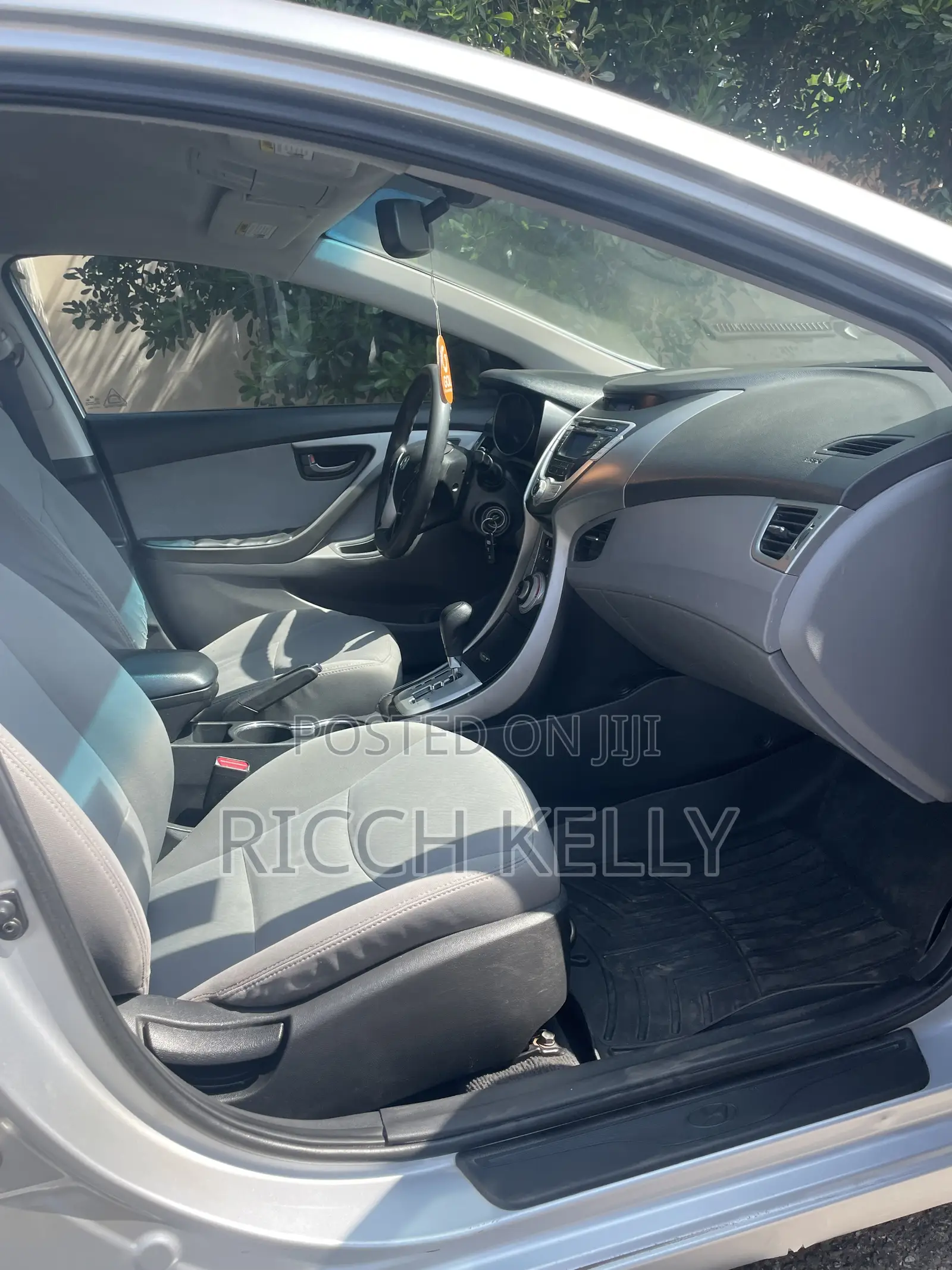 Hyundai Elantra Limited Sedan FWD (1.8L 4cyl 6A) 2013 Silver