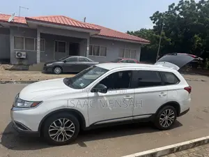 Mitsubishi Outlander 2017 White