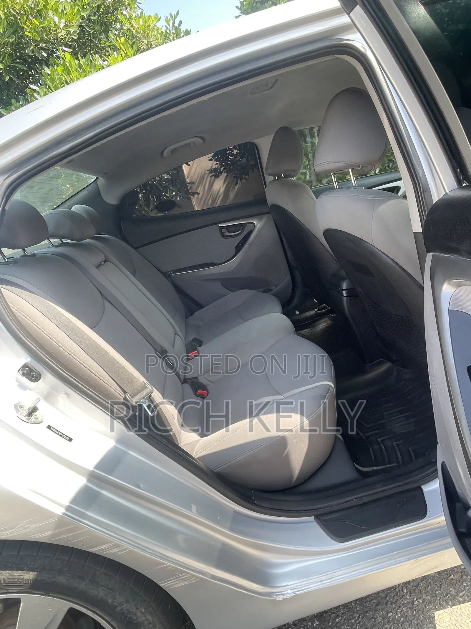 Hyundai Elantra Limited Sedan FWD (1.8L 4cyl 6A) 2013 Silver