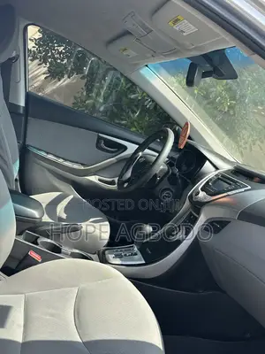 Hyundai Elantra Limited Sedan FWD (1.8L 4cyl 6A) 2013 Silver