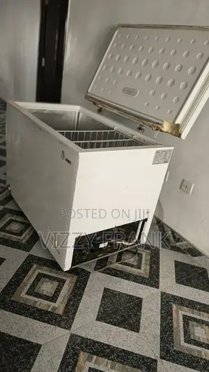 Akai Deep Freezer
