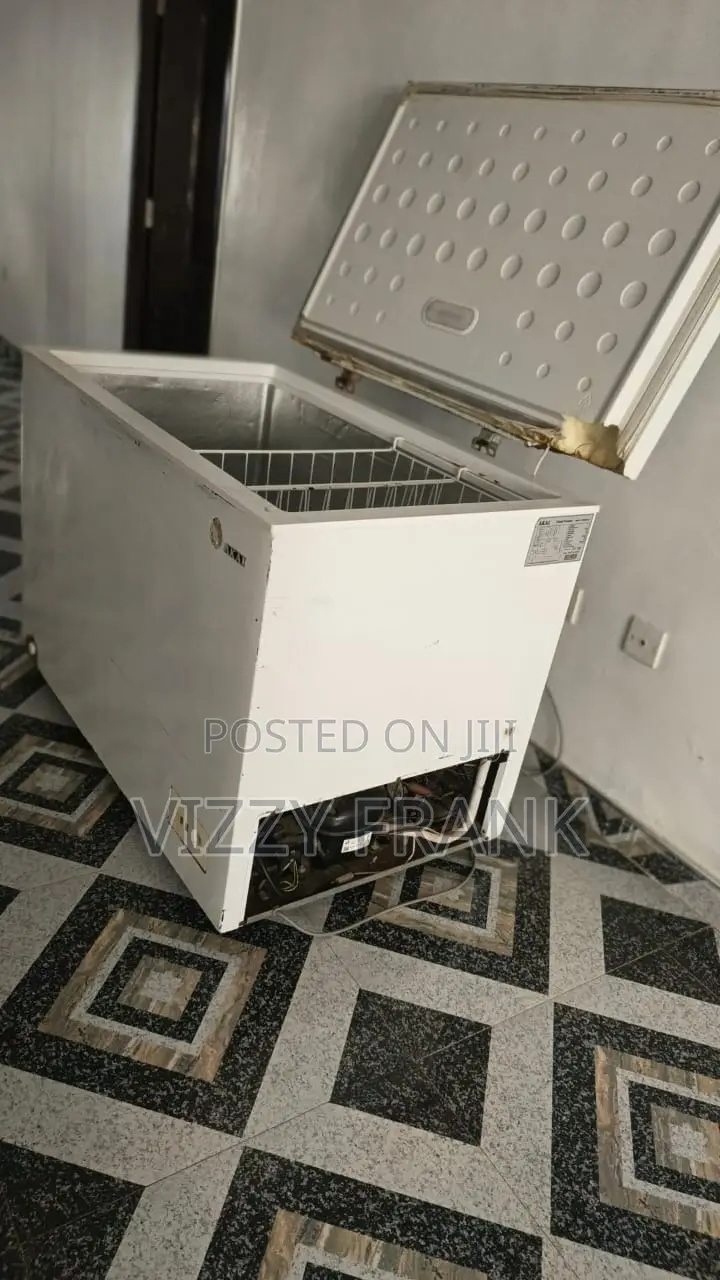Akai Deep Freezer