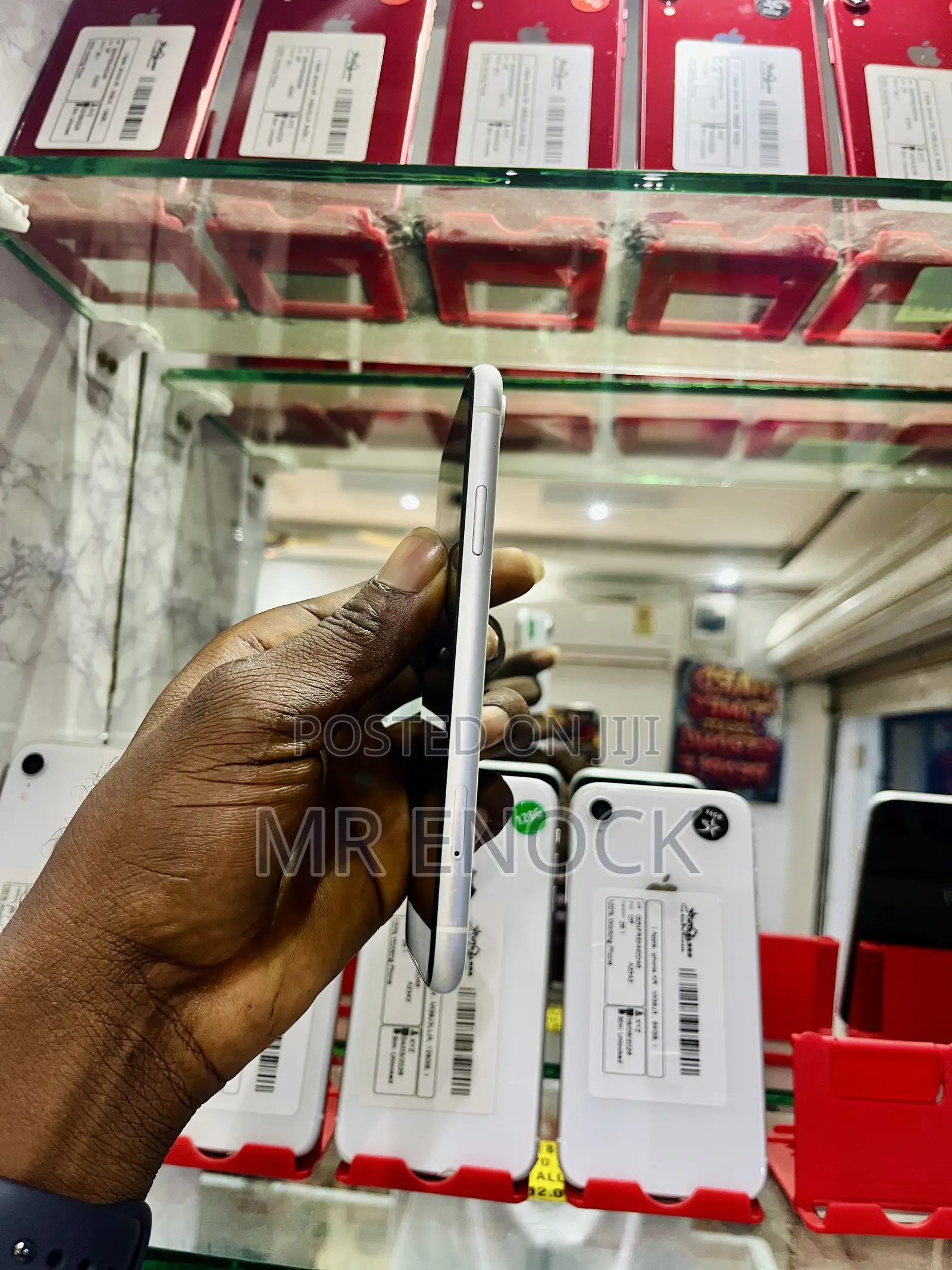 Apple iPhone XR 64 GB White